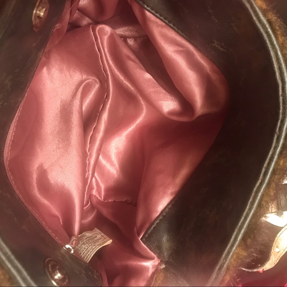 COPY - Adorable fur and crystal vintage y2k guess purse and tee shirt set❤️ - Picture 11 of 11